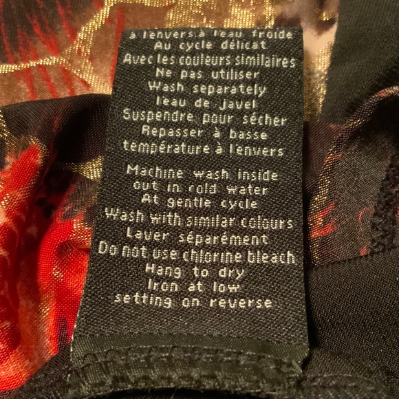 Champagne Fancy Bold Abstract Red, Black & Gold Short Sleeve Lightweight Top - Picture 10 of 12